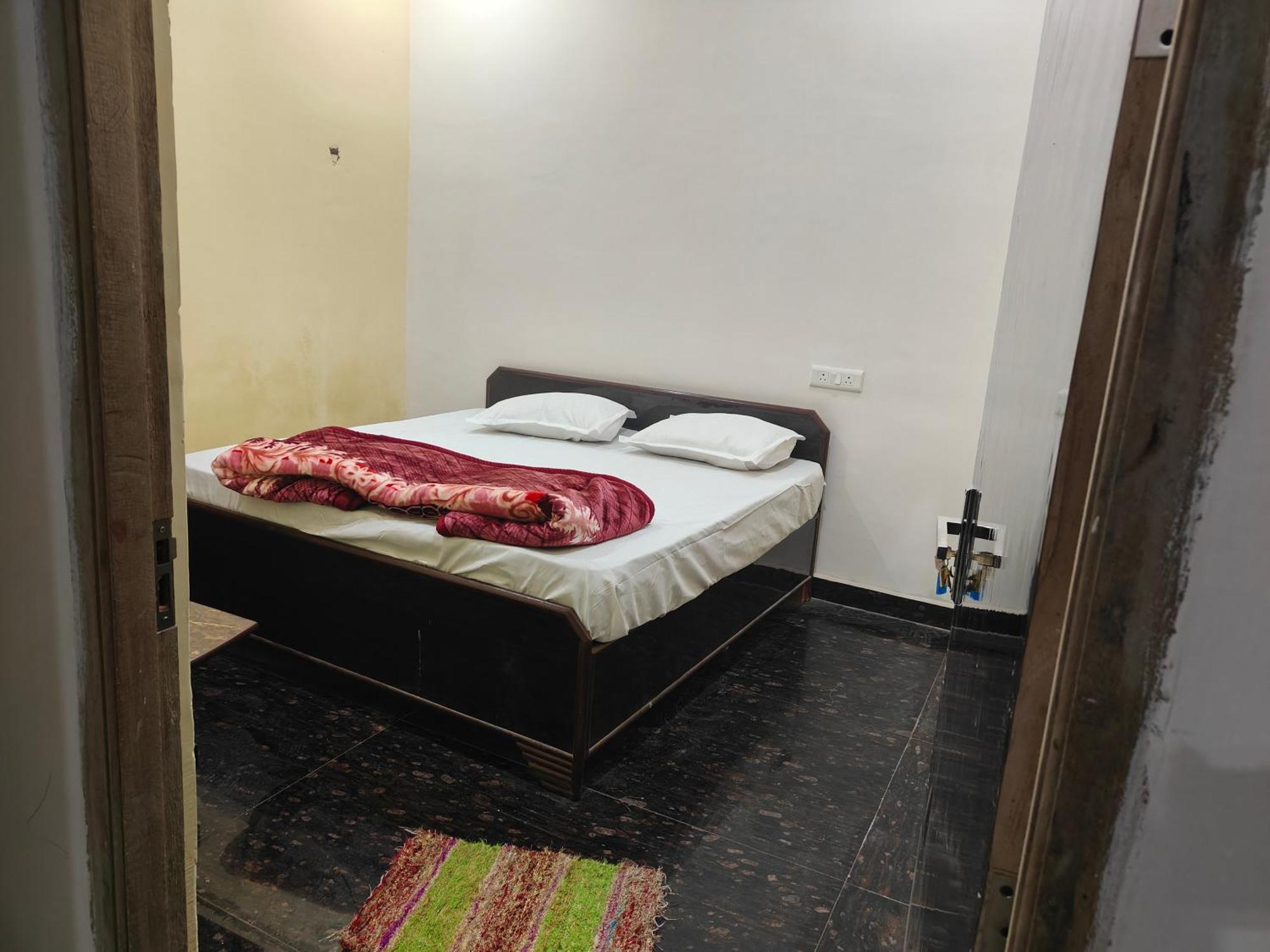 Sky Inn Paying Guest House Varanasi Exterior photo